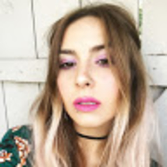 Meet your Posher, Martinique - Picture 1 of 1